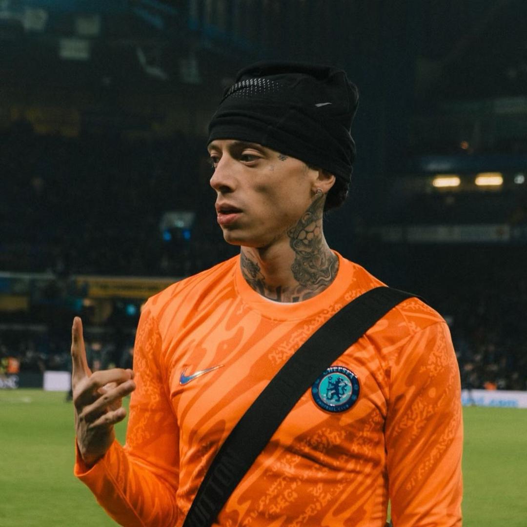 三岁晃倒内斯塔