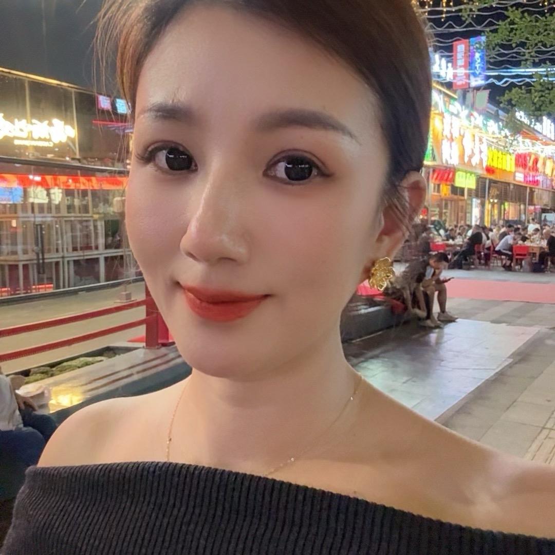 请叫我小红红😋