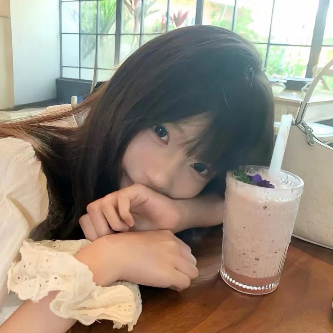 小777