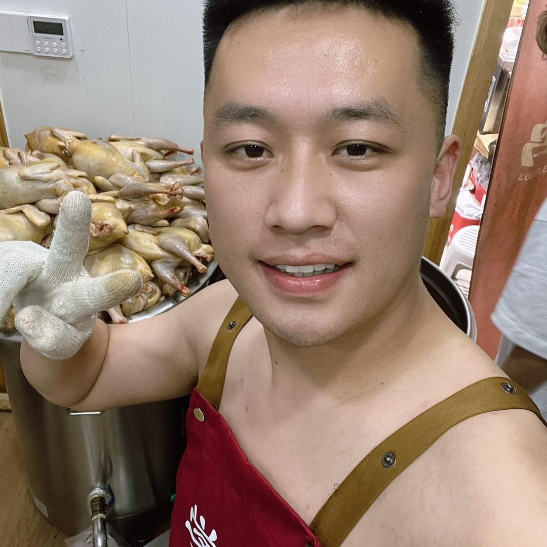 李小彤的卤味店