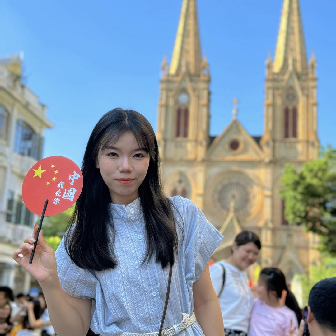 上班想摸余同学🤌