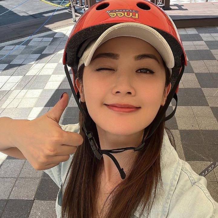 丸心妮🥳（与王心凌对视版）