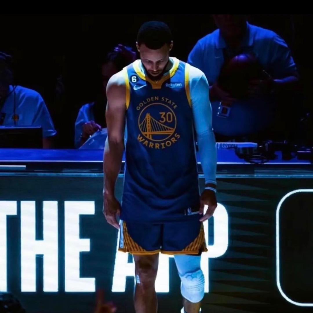 寄君一曲，不闻曲终人散