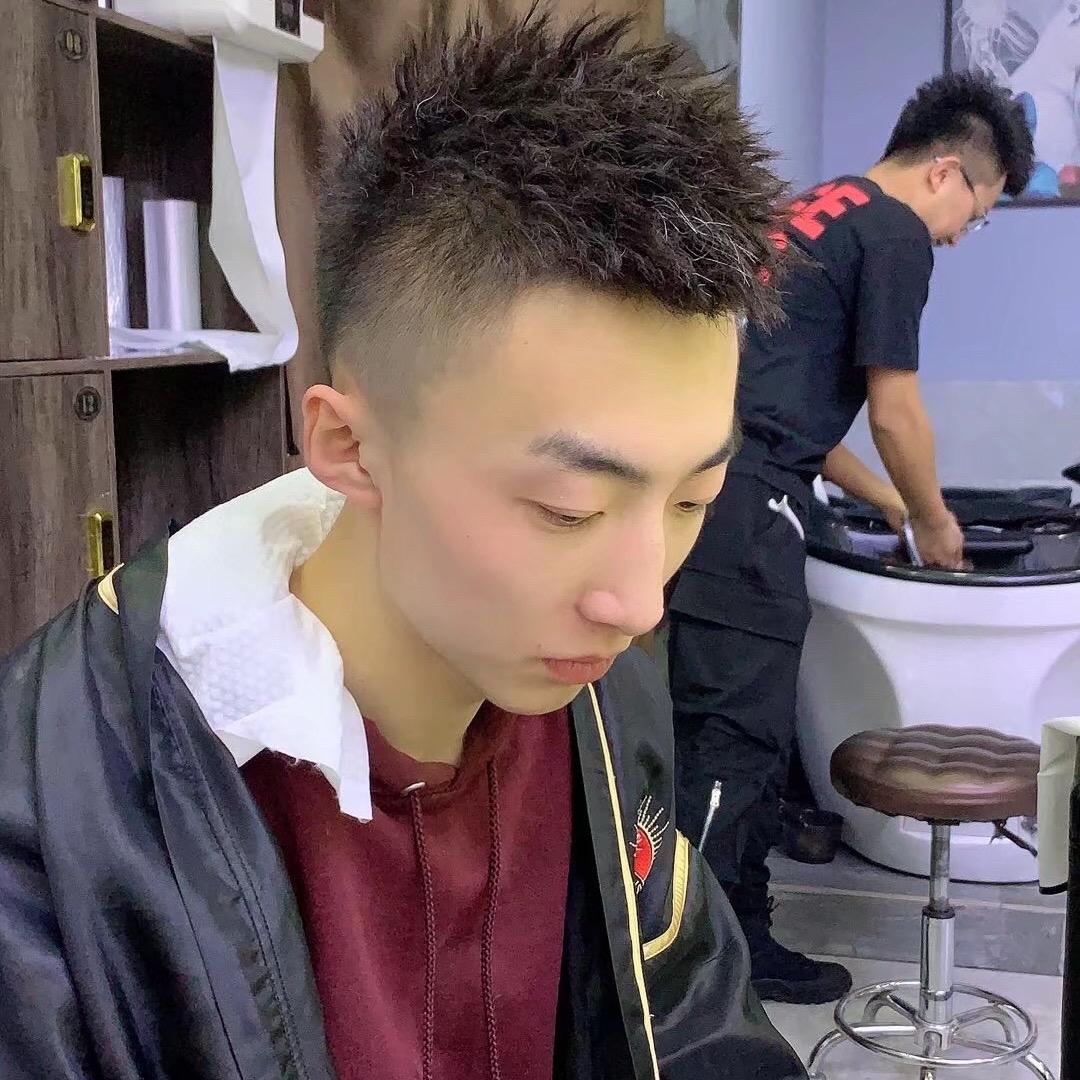 栗佳俊