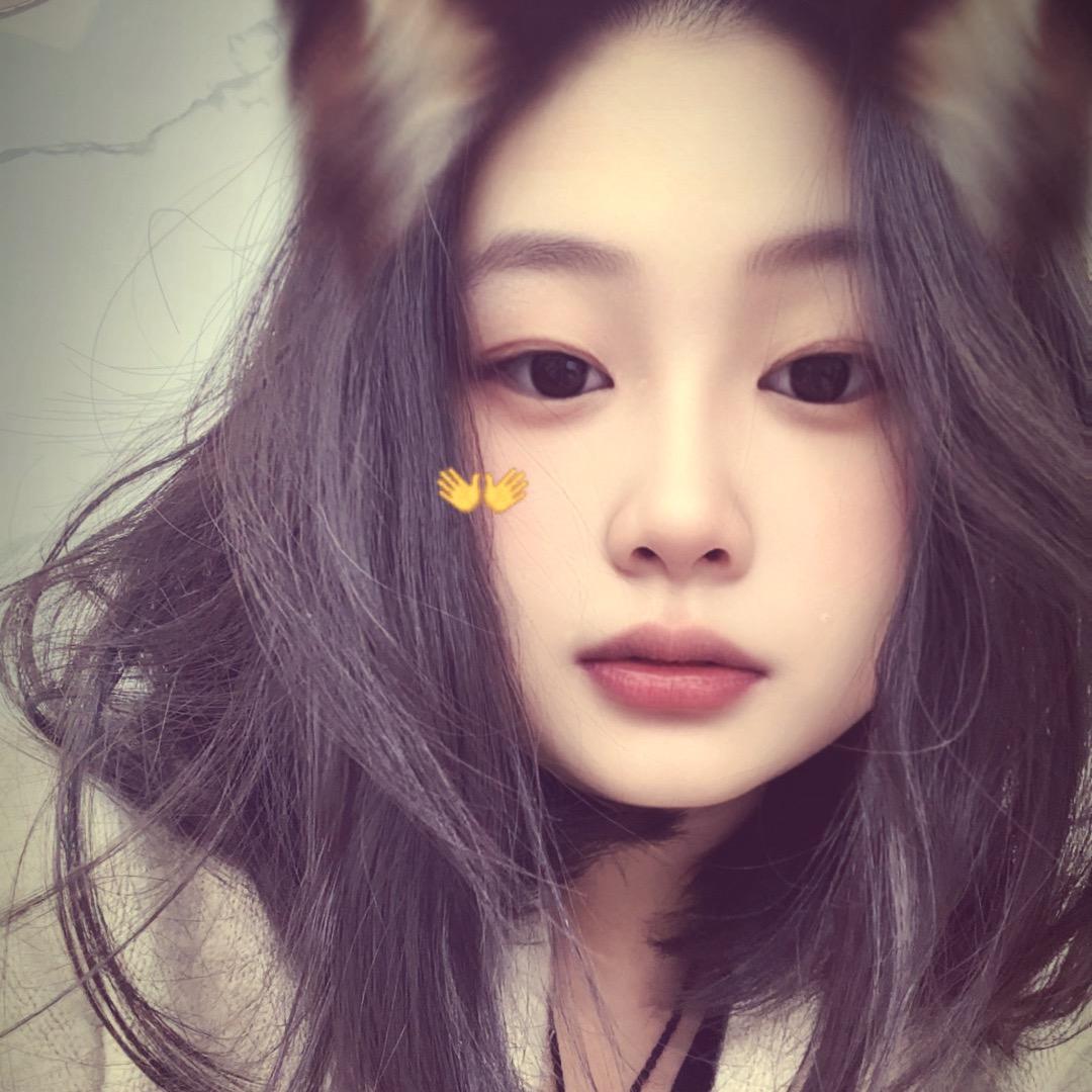 黑  白