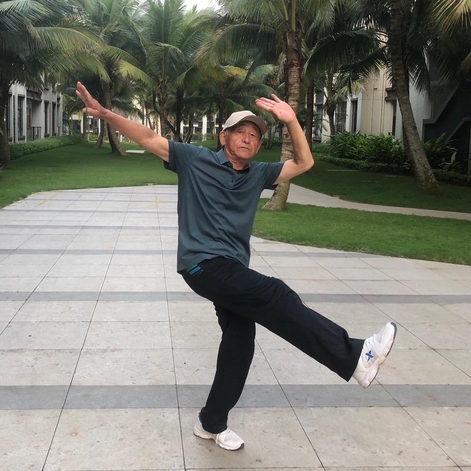 77岁白头翁《Kz舞团》