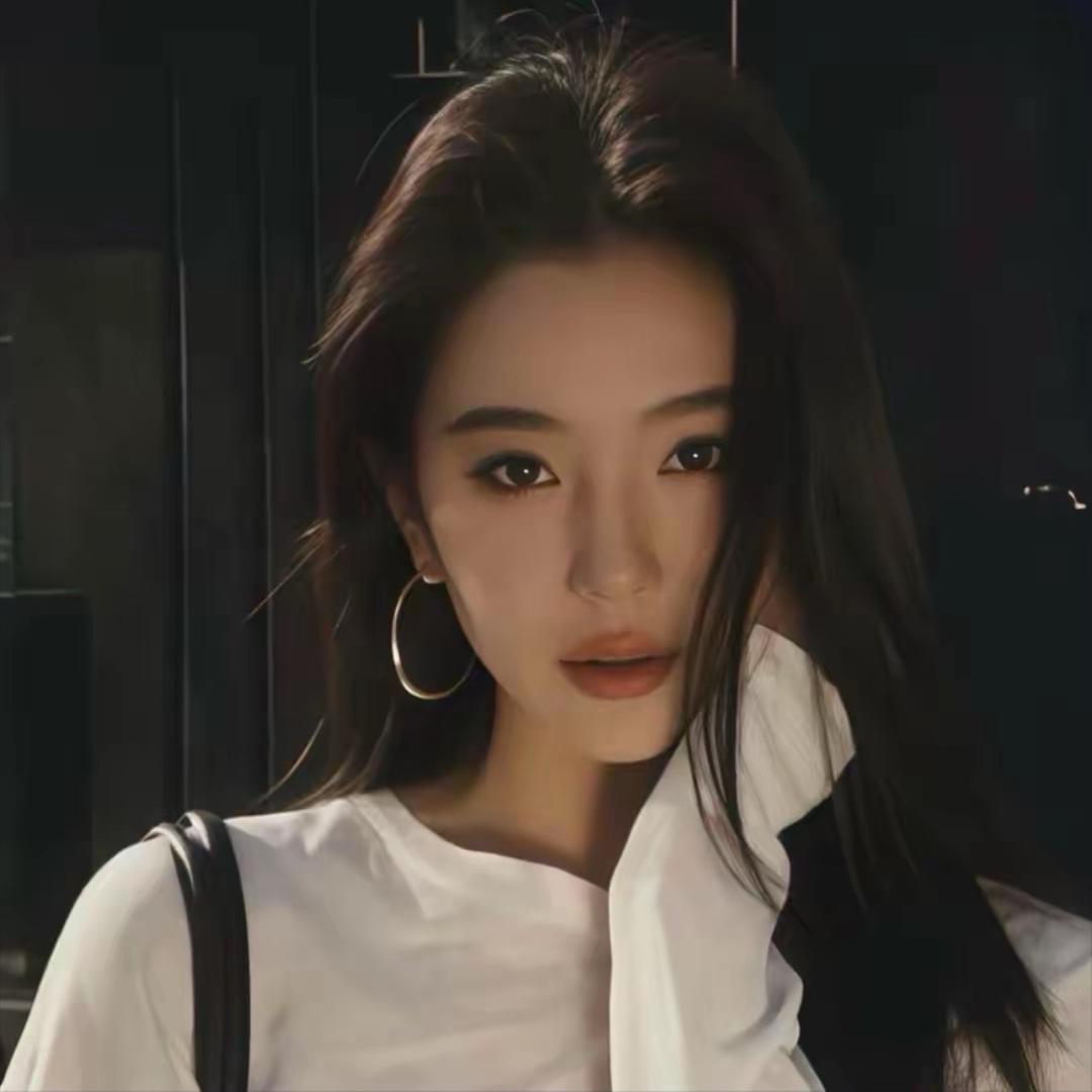 LiLi-李慧儿(时尚穿搭)