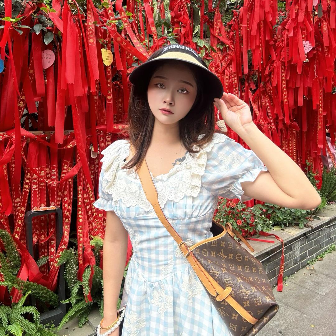成都小搜出行网约车租赁-夏小洁