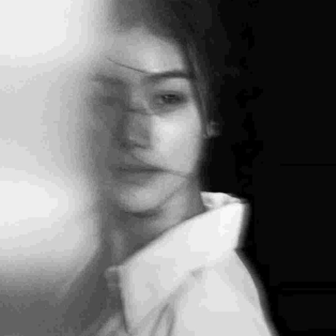 陌.