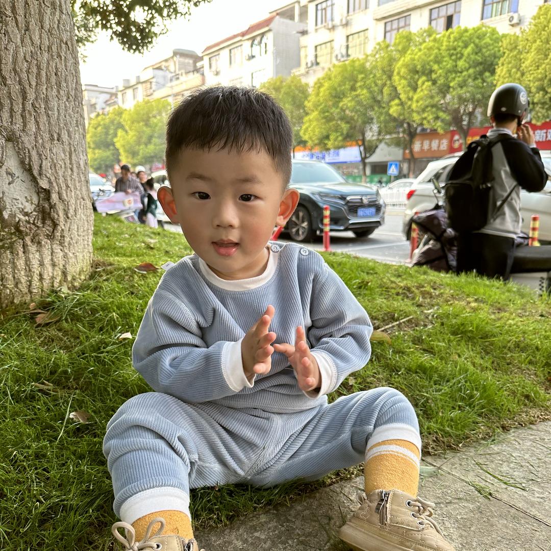 刘双朋瑞彩时尚生活小铺