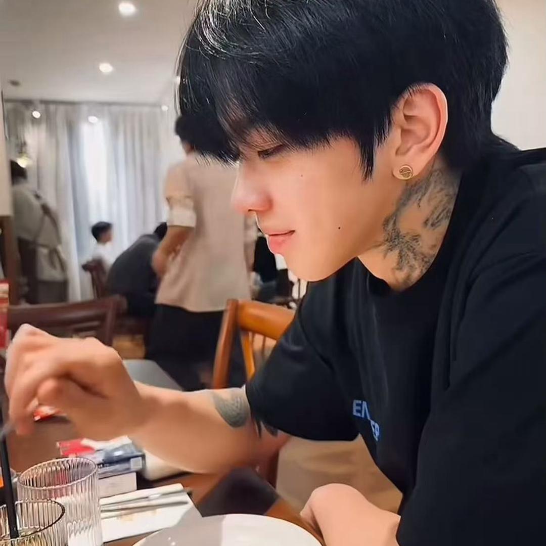 洋仔的迈腾b9