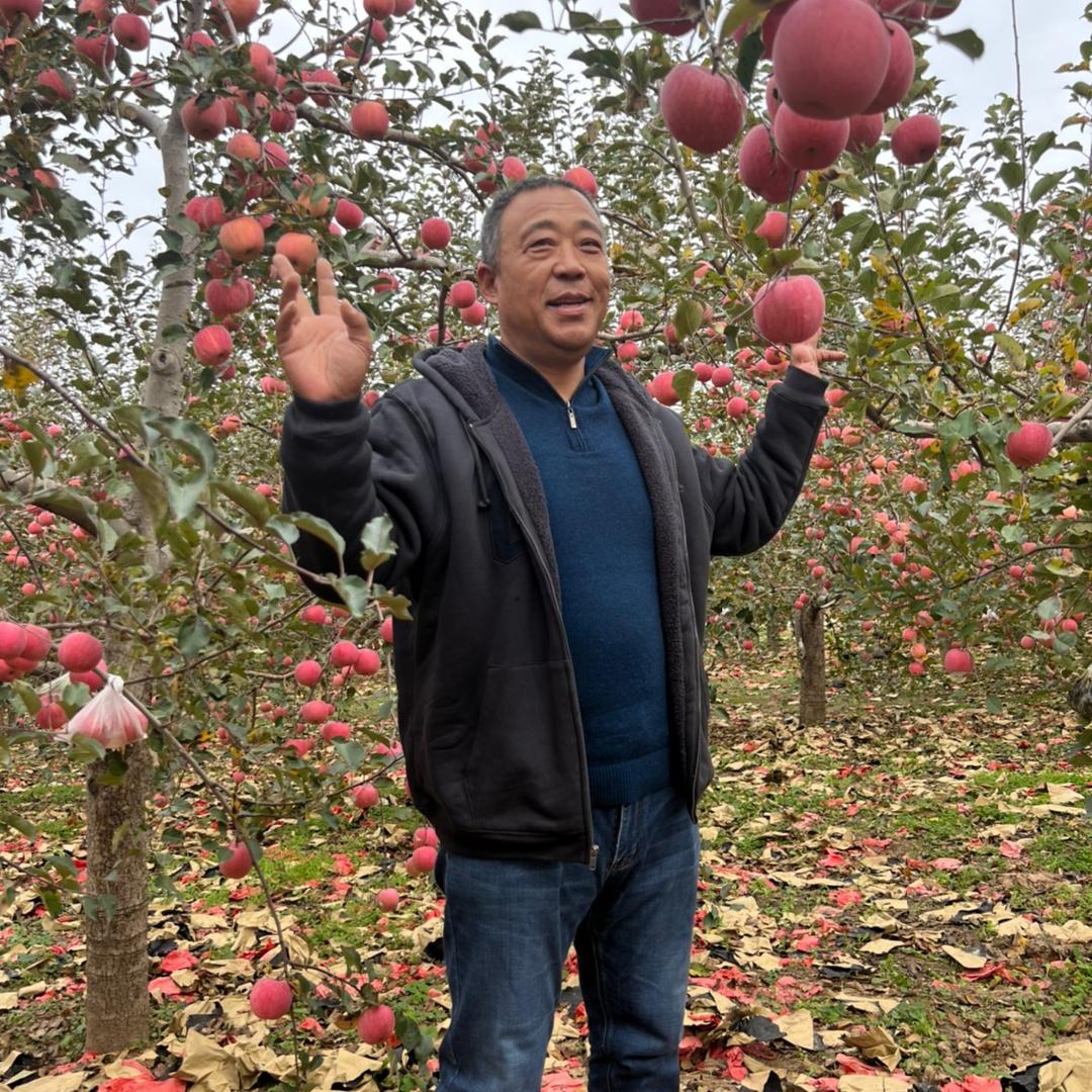 友爱村老书记助农