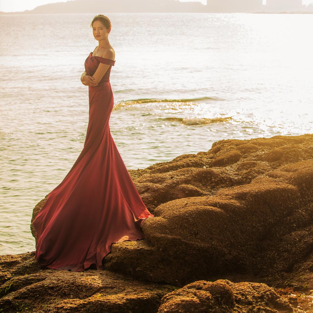 人生苦短，把酒倒满