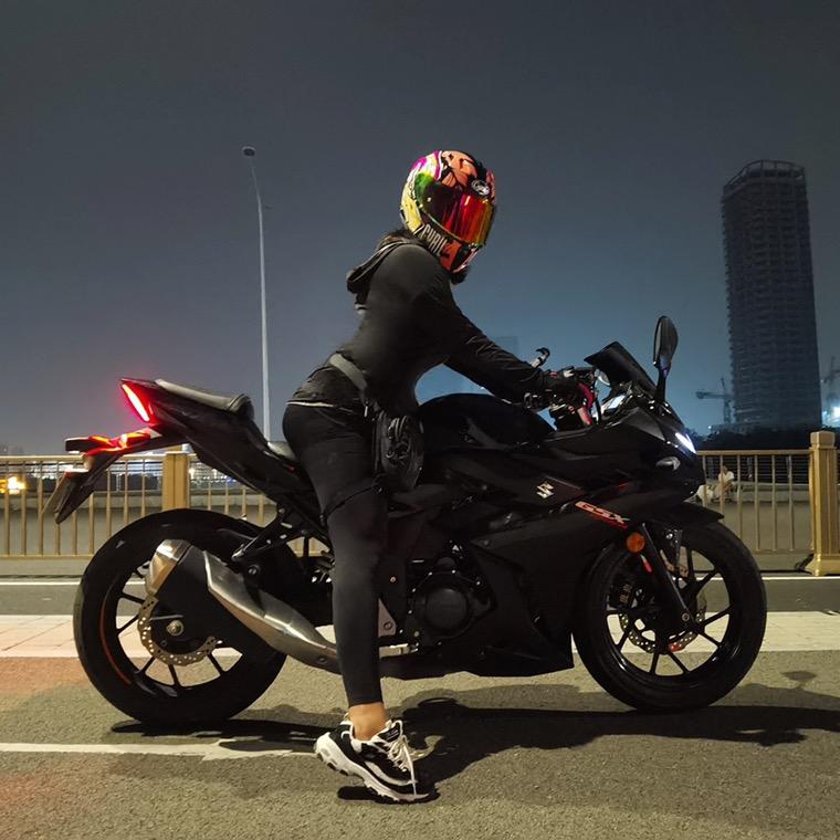 请叫我晨晨姐💋