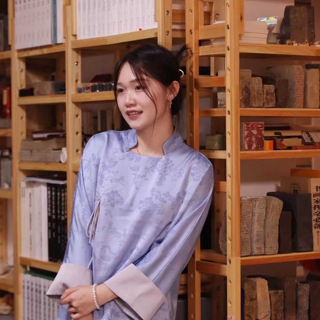 嚼墨女孩