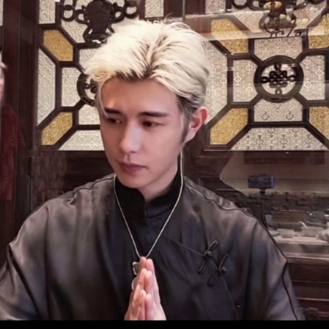 索拉《经发》789*头像