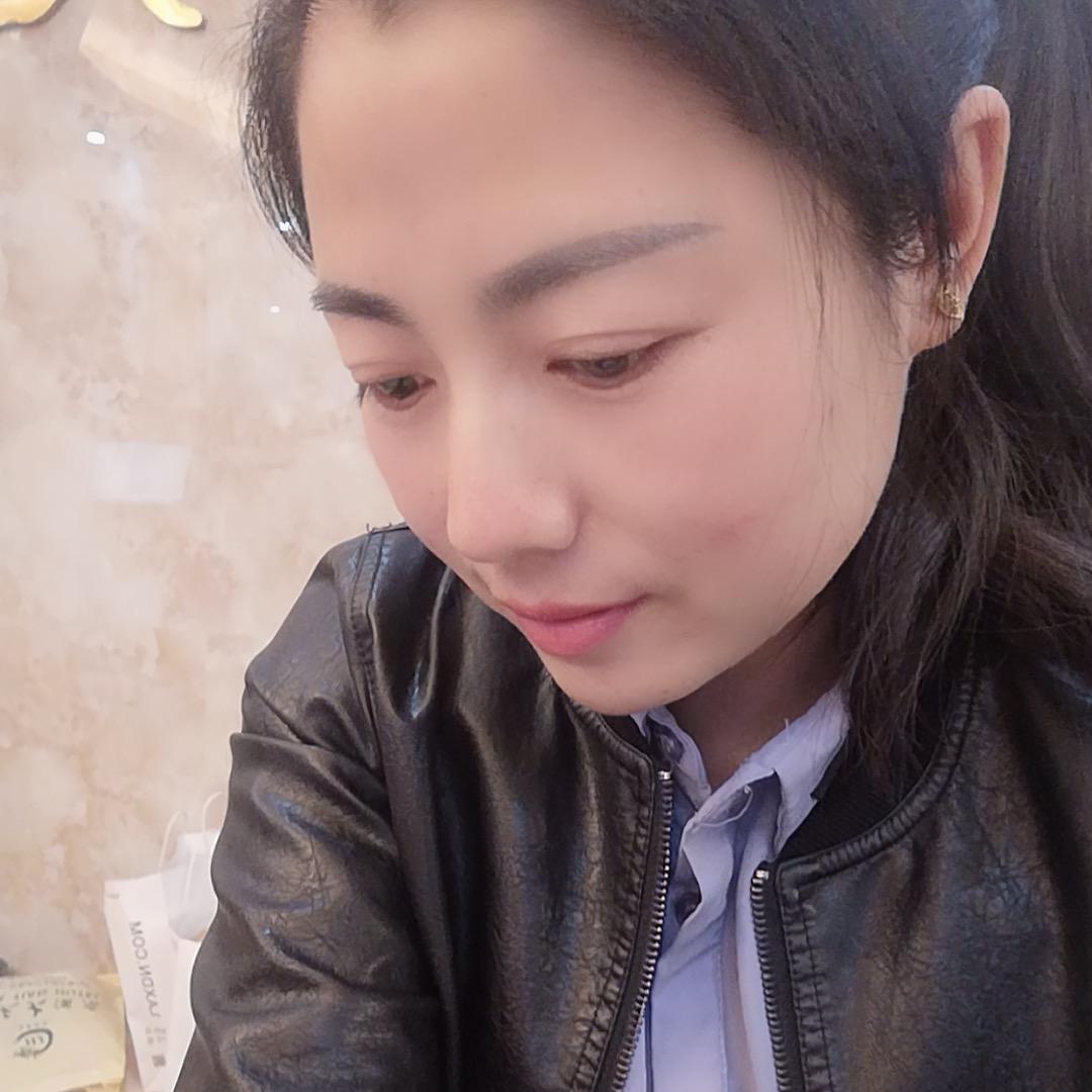 曾曾.
