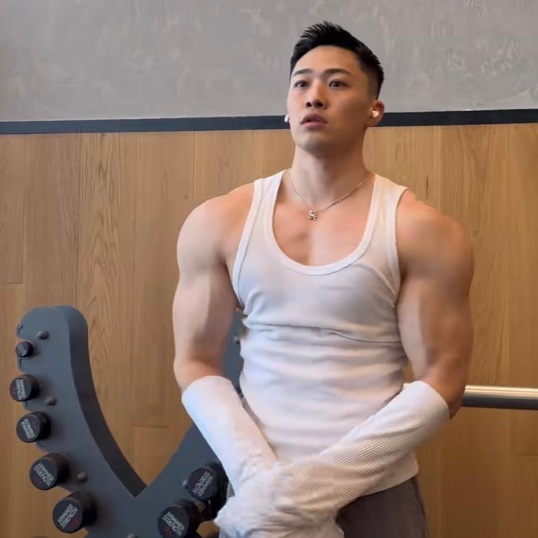 小扬爱吃肉