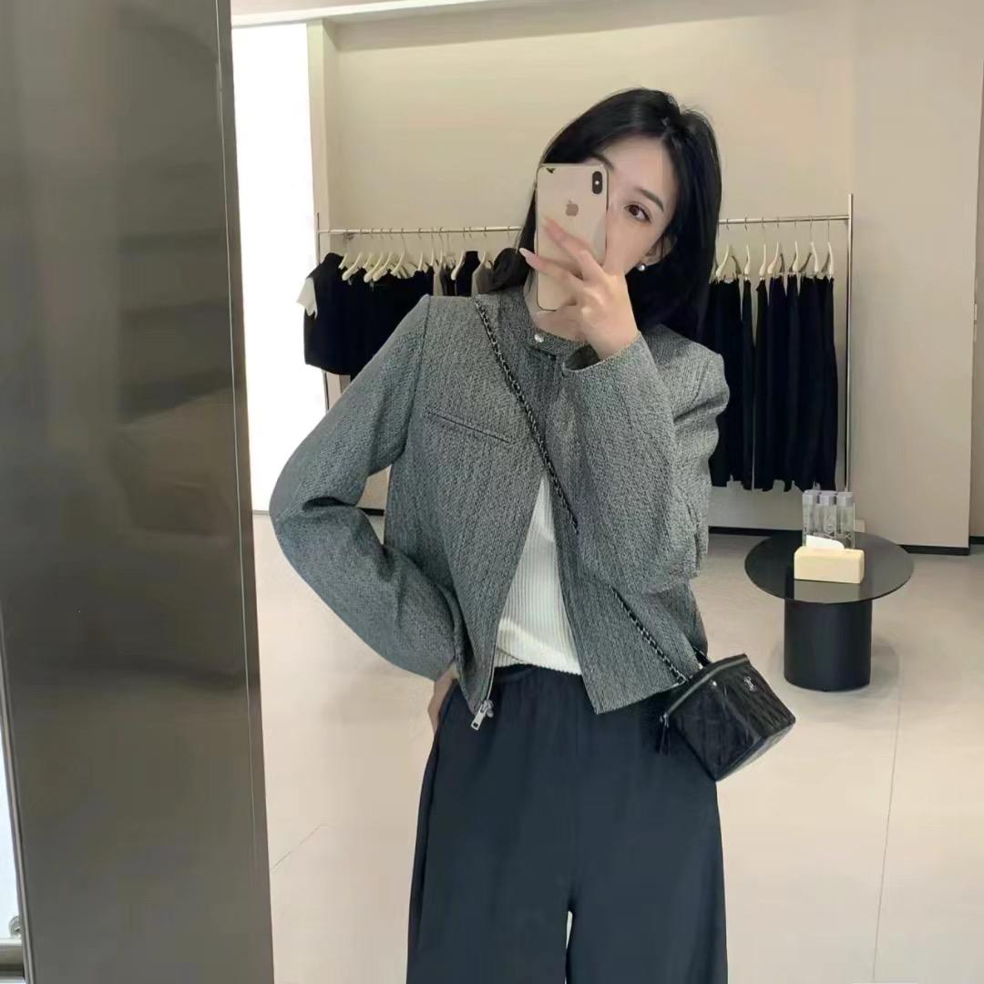 百变型阁女装店