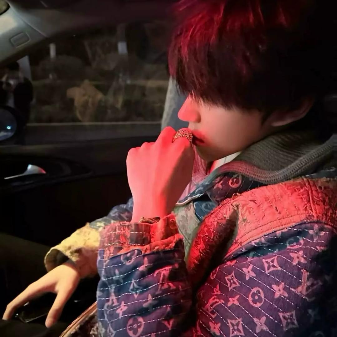 小y…