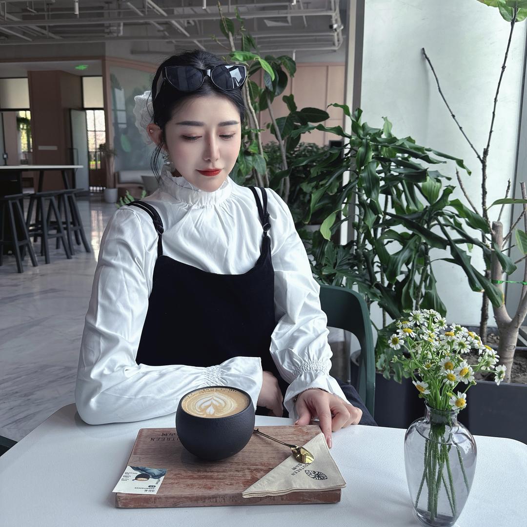 大妮.