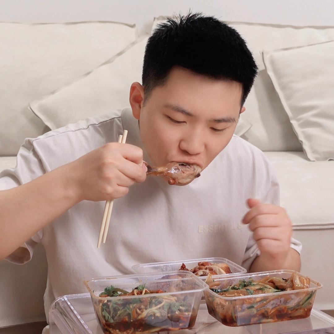 叫我铁铁