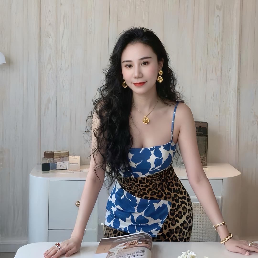 迪韵~月姐美美教练