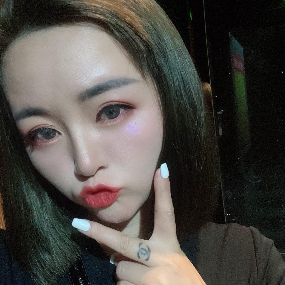 *我虽短发却柔情。