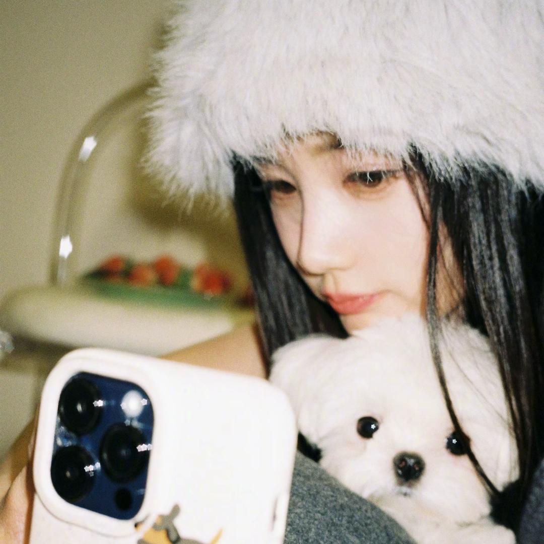 小何同志
