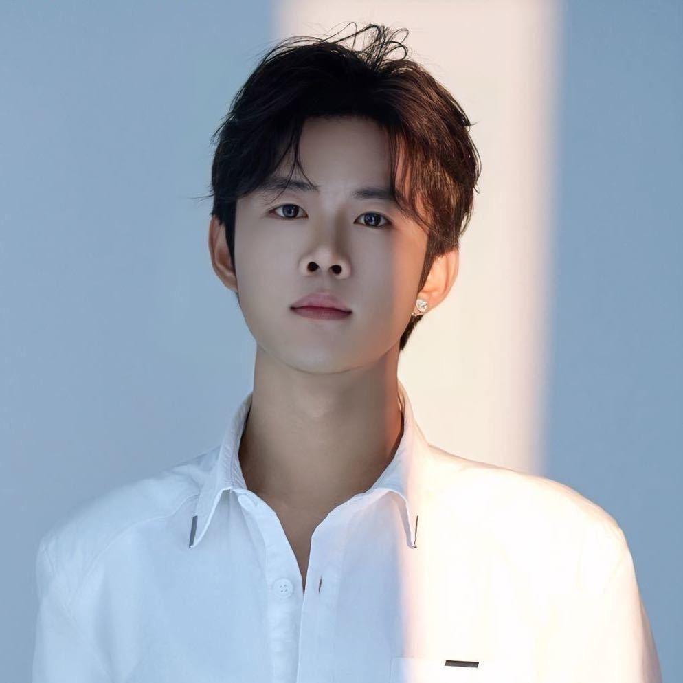 FUTURE昂 呈贡赵杰发型设计
