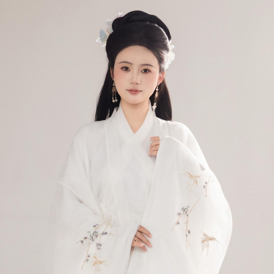 赫美实体店运营总经理～楠夕