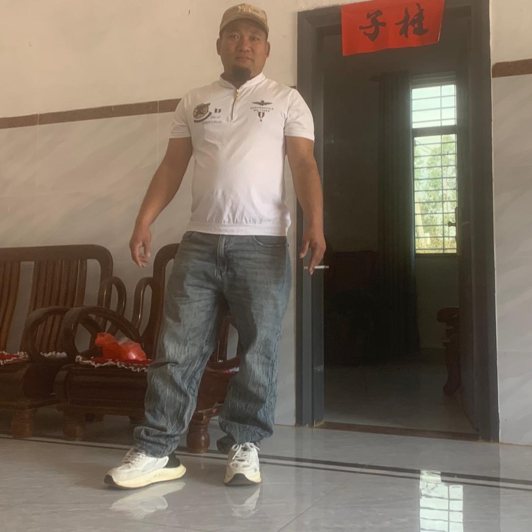 芭茜老黑：