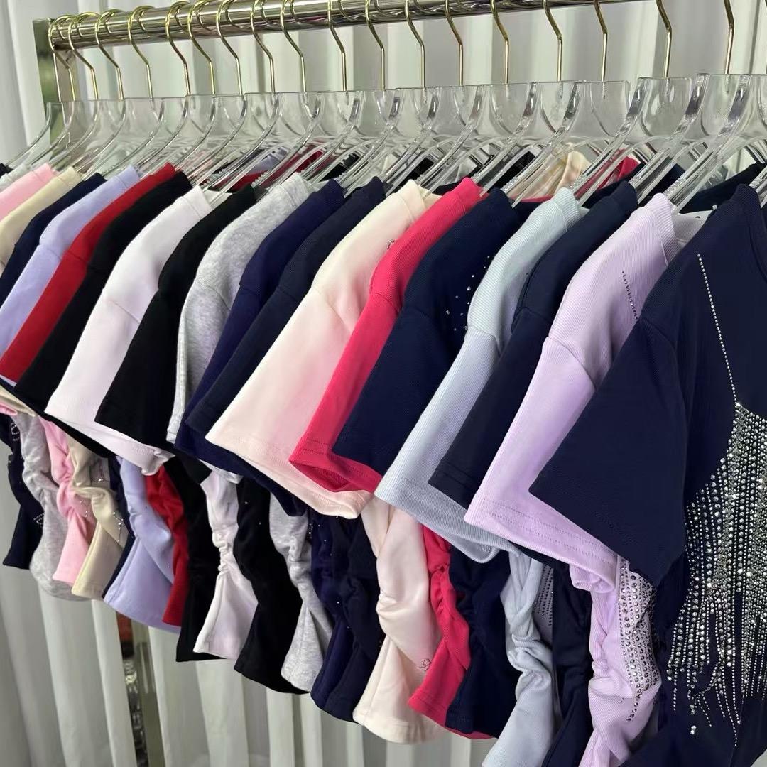 朵朵女装工厂仓