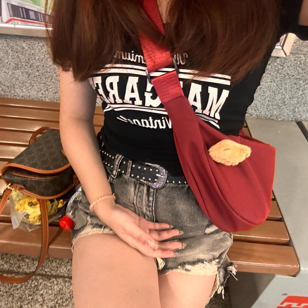 爱吃冰激淋🍧（被裤儿回复版