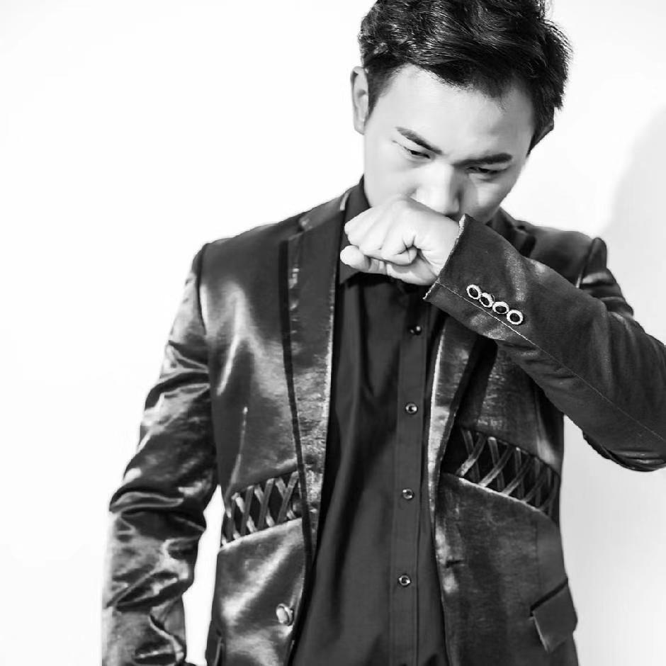 孤寂中的小王子