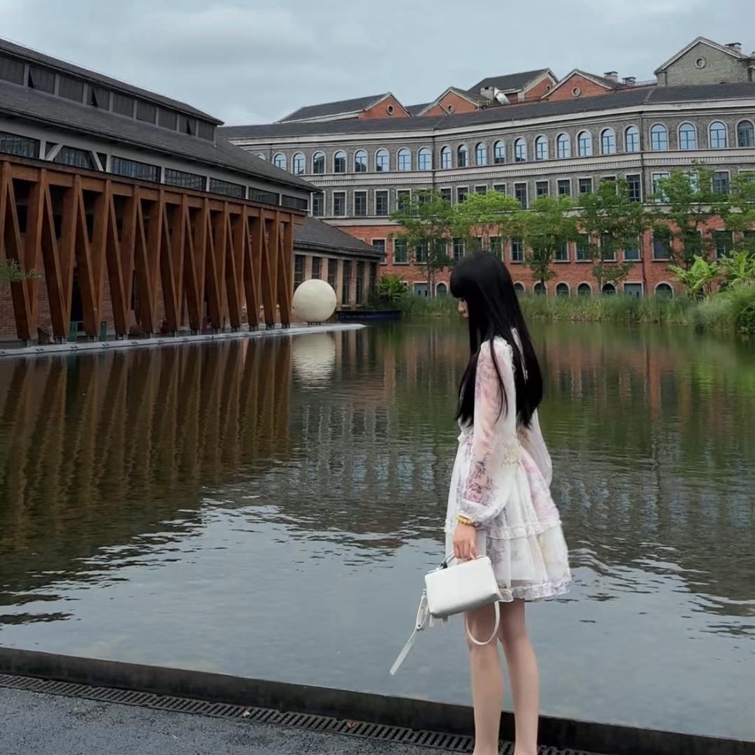 周周芳子