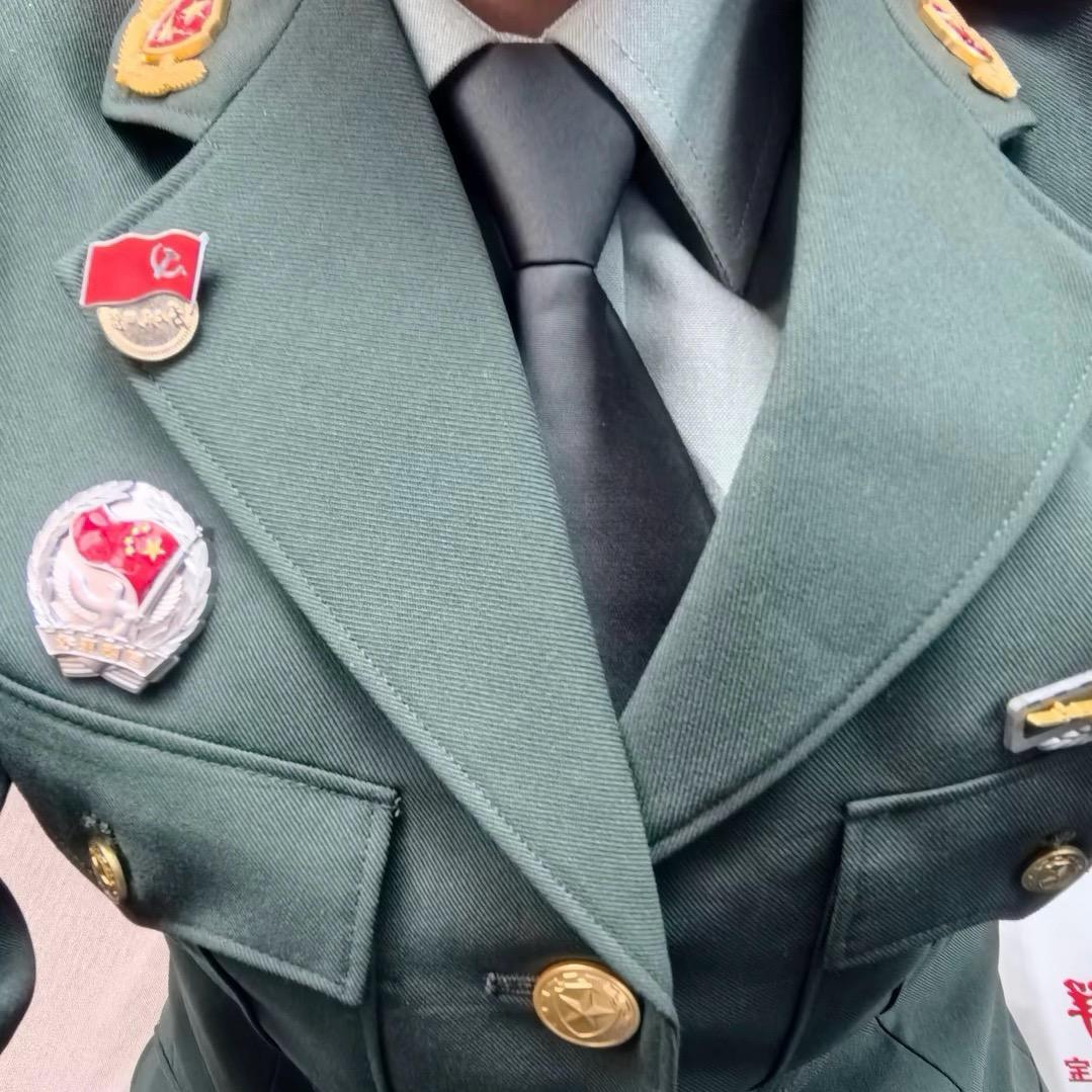 屿嵘