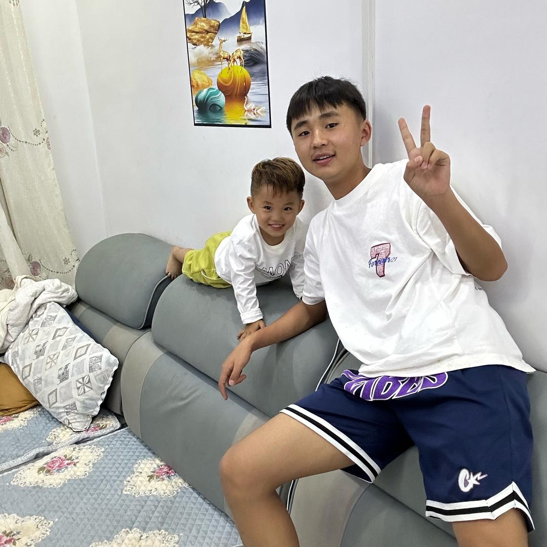 小洋^小虎，