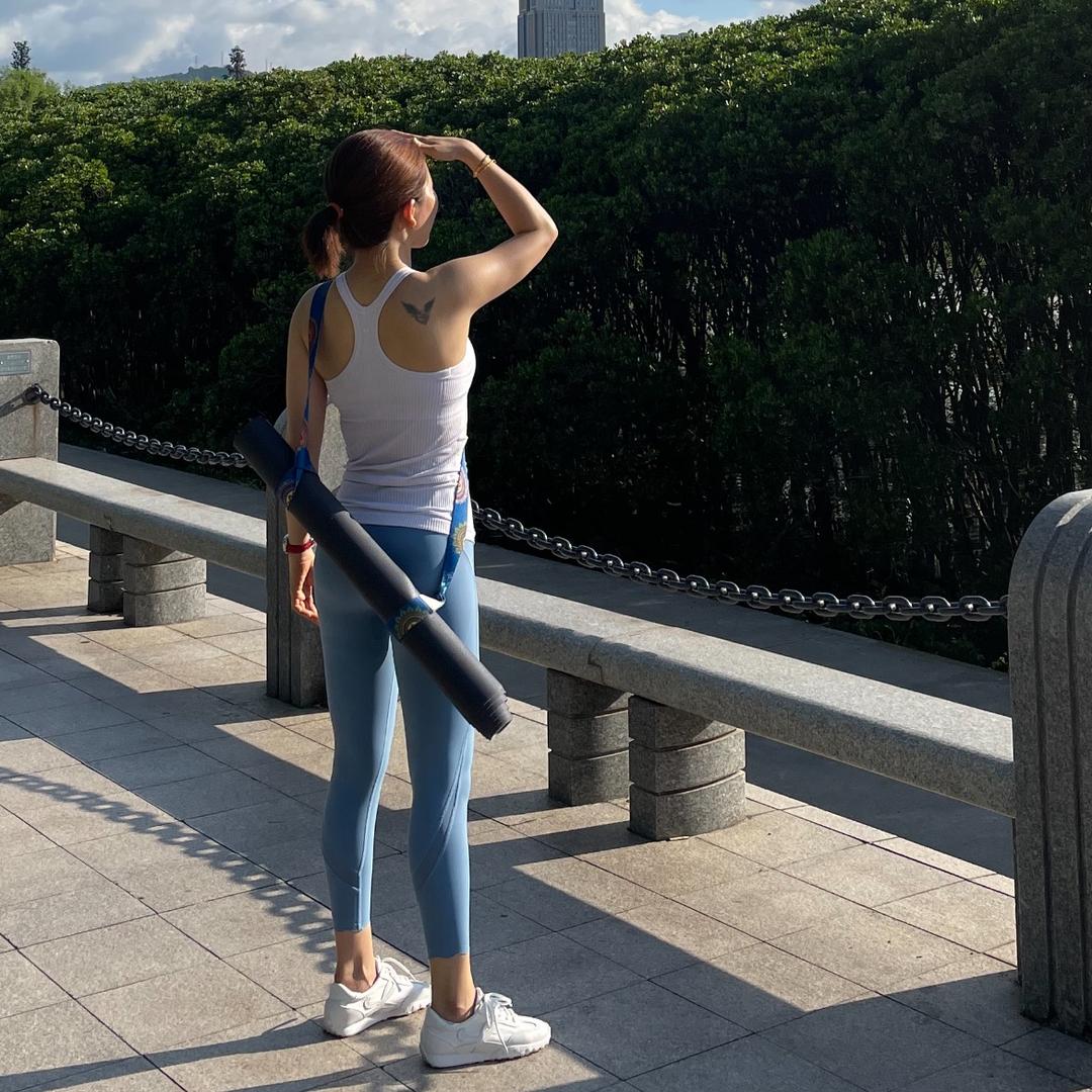 @雷蕾