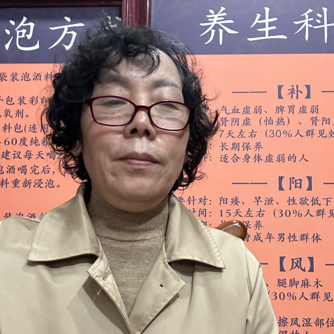 指尖上的玫瑰