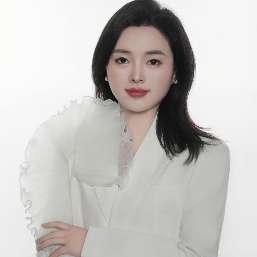 维觅初．莎莎老师