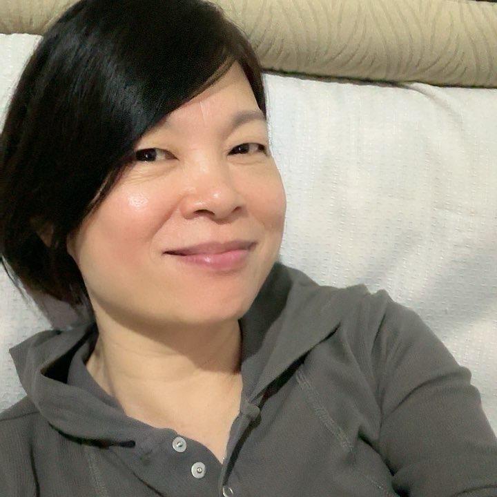 生活爱我，我也爱她