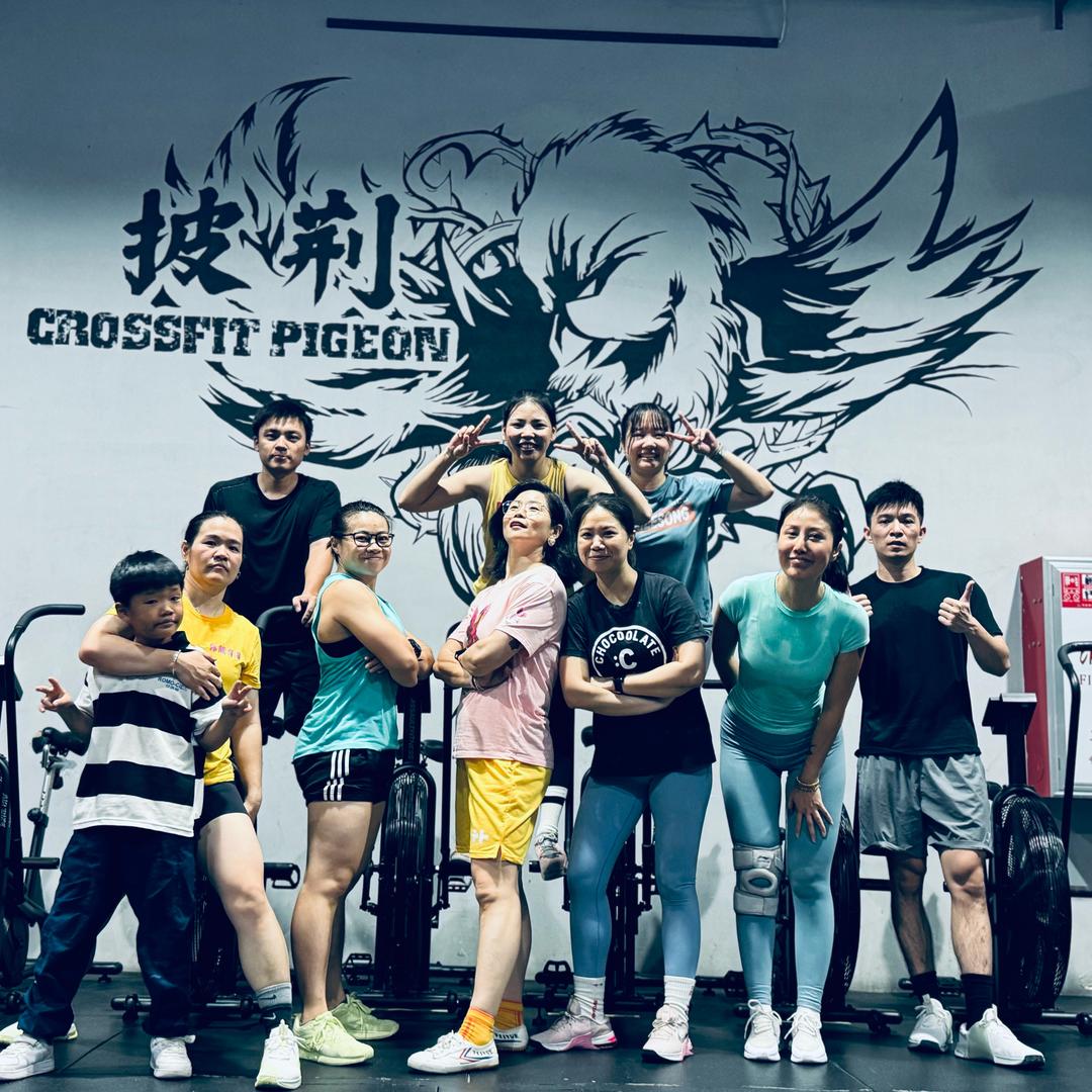 披荆馆的小姐姐