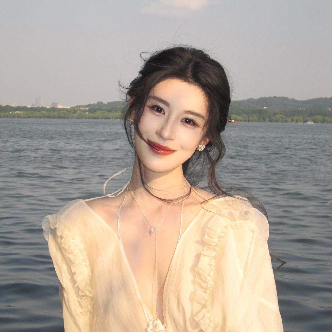 ˙Ⱉ˙ฅ 吉利布丁 🐰