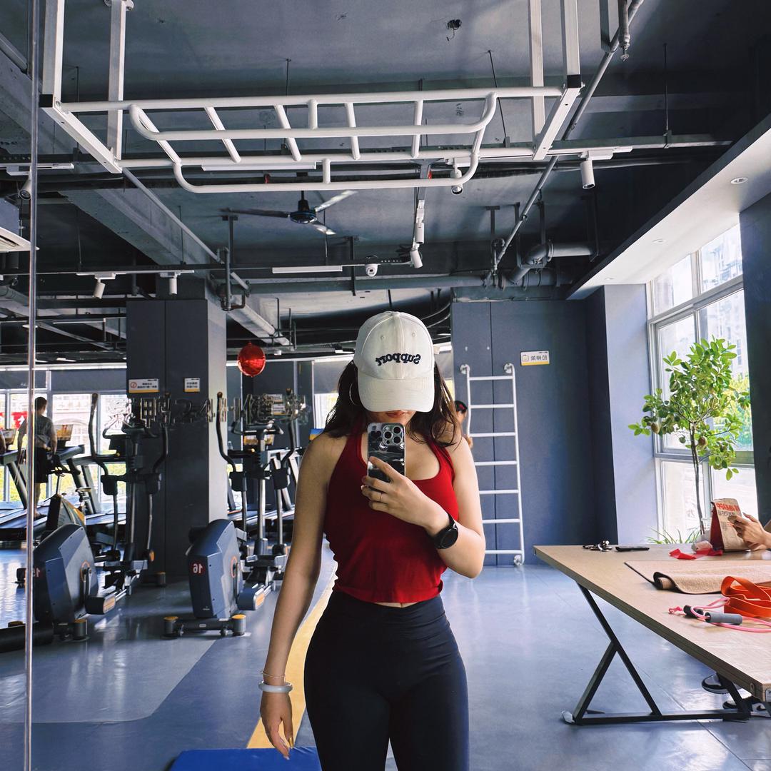 @ᯅ̈ɞ^: 来杯🧊☕️