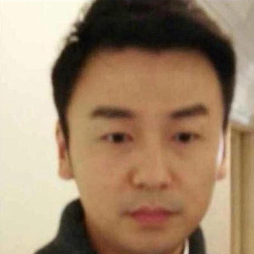 一朵风中摇曳的陈俊生