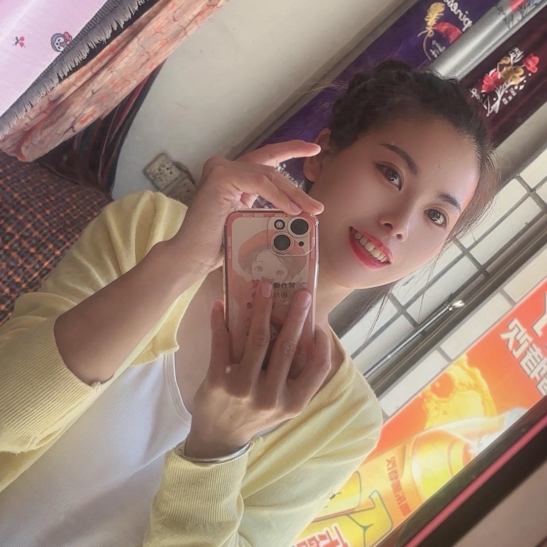 爱吃榴莲的小姐姐