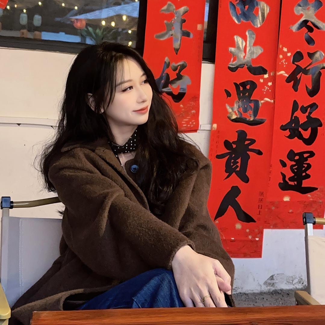 胶已人哩