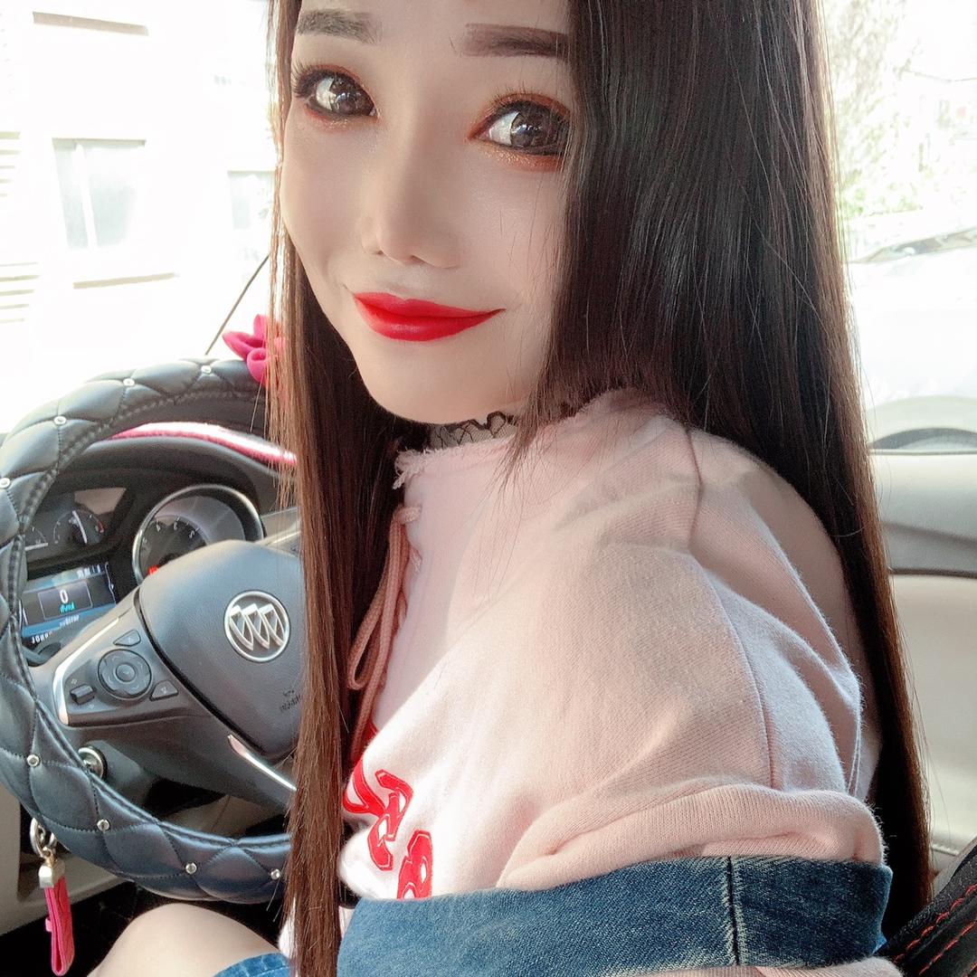 傲娇的妮妮呀~