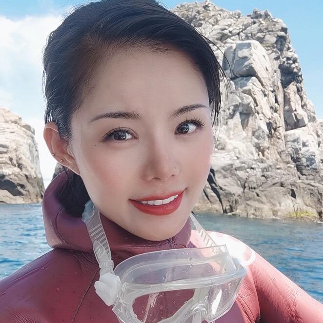 Lina在马尔代夫潜水